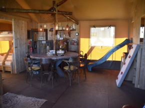 Kidz Lodge with spacious veranda